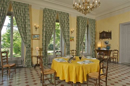 Готель Chateau Juvenal Saint-Hippolyte-le-Graveyron Екстер'єр фото