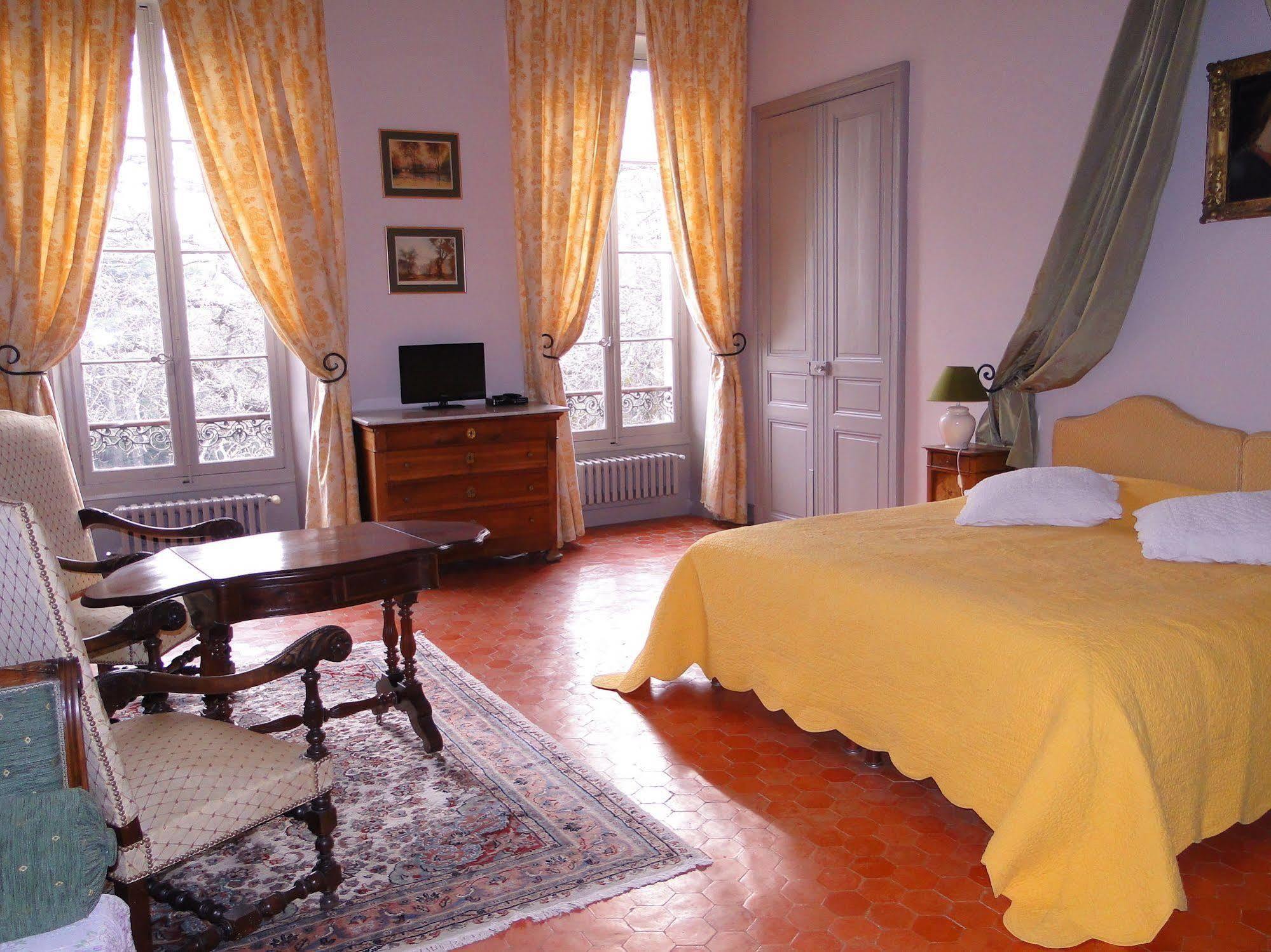 Готель Chateau Juvenal Saint-Hippolyte-le-Graveyron Екстер'єр фото